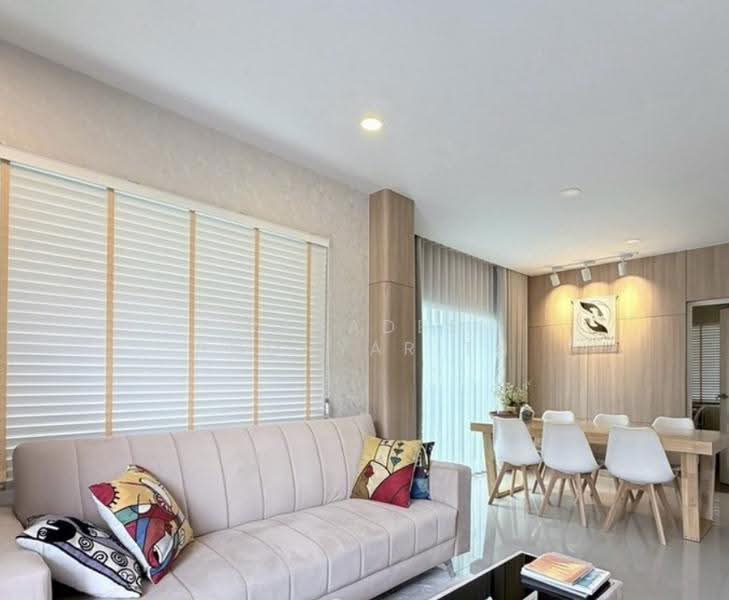 Centro Rama 9-Motorway, Bangkok, Rural Development 3 Road, Khlong Song Ton Nun, Lat Krabang, Bangkok, 4 Bedrooms, 164 sqm, Single Detached House For Sale, by Pavadee Boonyarith, 500506658 - DDproperty.com