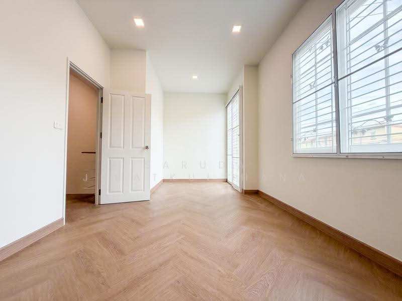 Golden Town Rattanathibet-Saima Station, Nonthaburi, Soi Wat Pleng-Bang Na Alley, Rattanathibet Road, Talat Kwan, Muang Nonthaburi, Nonthaburi, 4 Bedrooms, 100 sqm, Townhouse For Sale, by Saruda Jiratkulthana, 500506706 - DDproperty.com