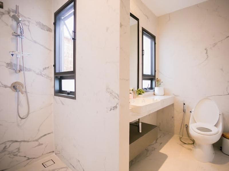 The Gentry Ekamai-Ladprao, Bangkok, 90 Soi Ladprao 94, Phlapphla, Wang Thonglang, Bangkok, 3 Bedrooms, 380 sqm, Single Detached House For Sale, by Anthea Khwanngam, 500506708 - DDproperty.com