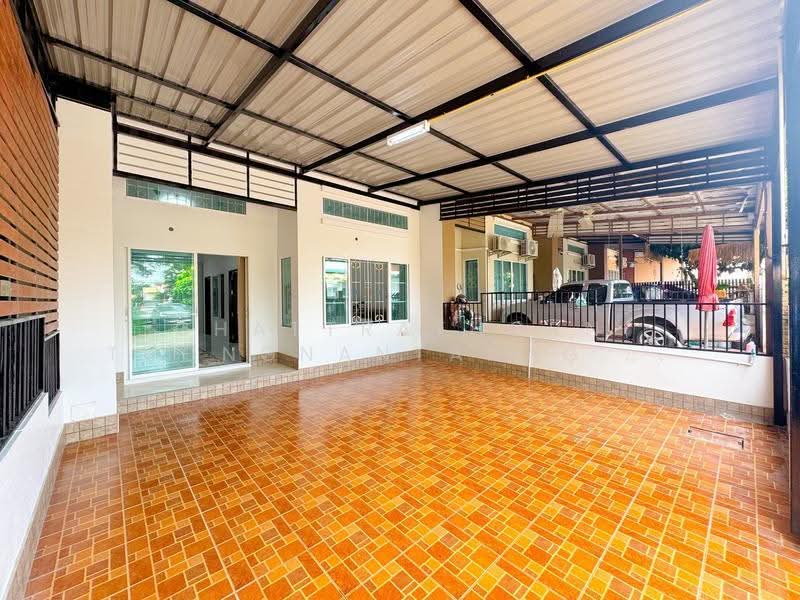 Ratanakorn Village 11 : รัตนากร วิลเลจ 11, ชลบุรี, แสนเจริญ ซอย 8, ตะเคียนเตี้ย, บางละมุง, ชลบุรี, 100 ตร.ม., ทาวน์เฮ้าส์ ขาย, โดย Chattrathorn Thongnantanagoon, 500506764 - DDproperty.com