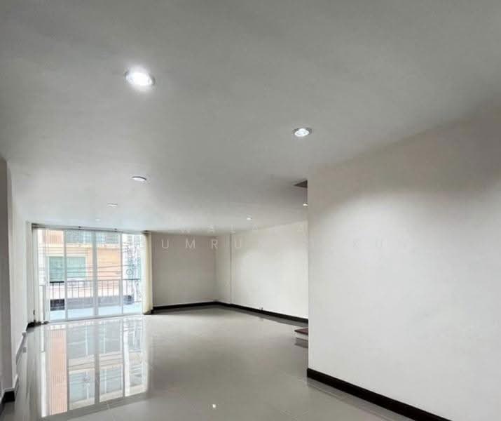 undefined, กรุงเทพ, ลาดพร้าว, กรุงเทพ, 204 ตร.ม., ทาวน์เฮ้าส์ ขาย, โดย Walapa Jidbumrungsakun, 500506838 - DDproperty.com