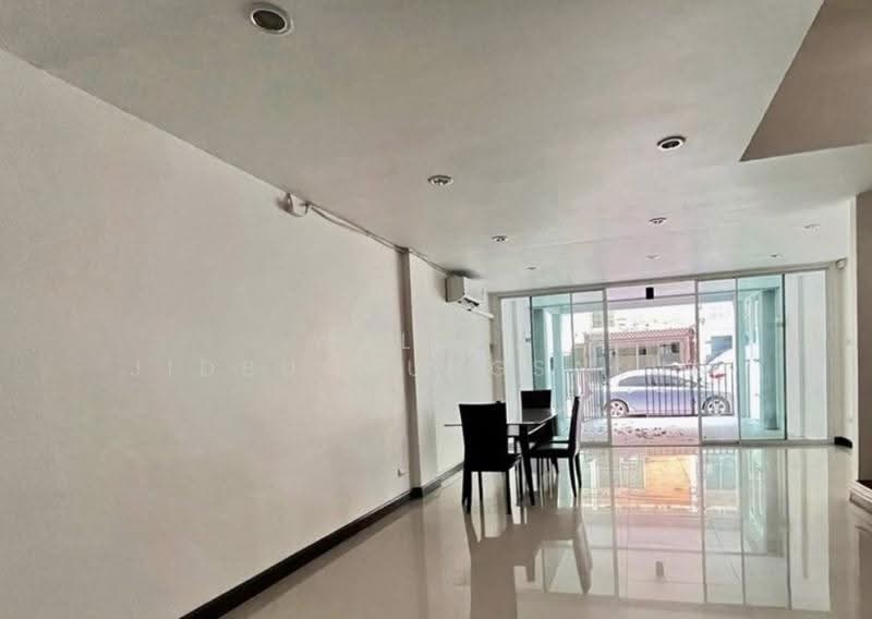 undefined, Bangkok, Lat Phrao, Bangkok, 3 Bedrooms, 204 sqm, Townhouse For Sale, by Walapa Jidbumrungsakun, 500506838 - DDproperty.com