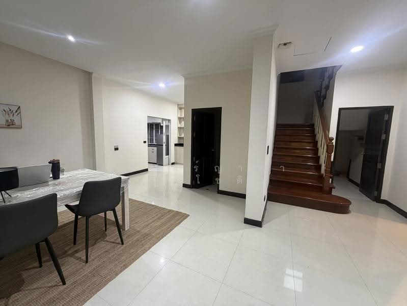House Ekkamai – Sukhumvit 71, Pridi Banomyong 25, Bangkok, ซอยปรีดี พนมยงค์ 25, Khlong Tan Nua, Watthana, Bangkok, 4 Bedrooms, 180 sqm, Single Detached House For Rent, by ปรินทร์ญาดา ชิณโชติ, 500506845 - DDproperty.com