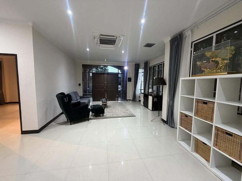 House Ekkamai – Sukhumvit 71, Pridi Banomyong 25, Bangkok, ซอยปรีดี พนมยงค์ 25, Khlong Tan Nua, Watthana, Bangkok, 4 Bedrooms, 180 sqm, Single Detached House For Rent, by ปรินทร์ญาดา ชิณโชติ, 500506845 - DDproperty.com