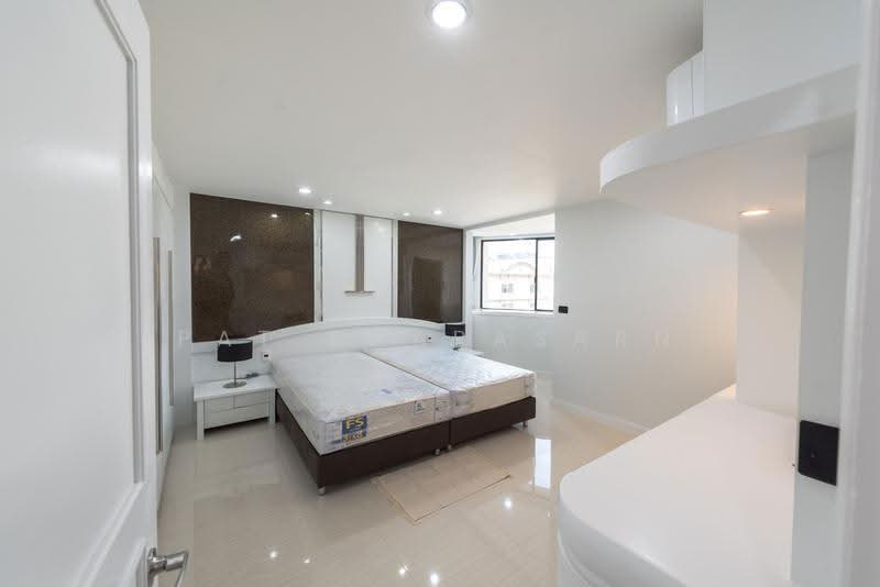 President Park Sukhumvit 24, Bangkok, 99 Sukhumvit 24 Alley, Khlongtoei Nua, Watthana, Bangkok, 3 Bedrooms, 223 sqm, Condo For Sale, by Pat Bharasarn, 500506854 - DDproperty.com