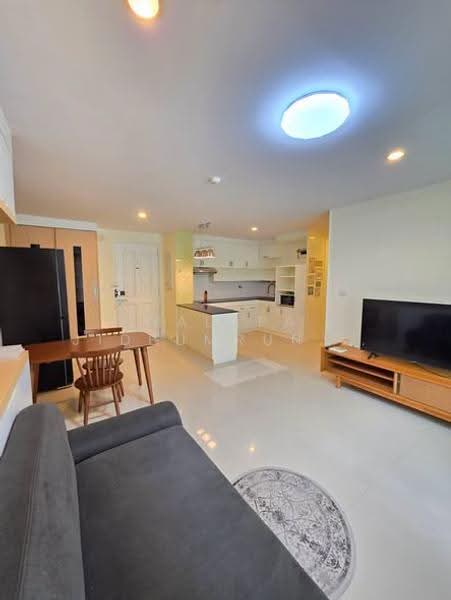 The Clover Thonglor Residence, Bangkok, Soi Sukhumvit 55, Khlong Tan Nua, Watthana, Bangkok, 2 Bedrooms, 88 sqm, Condo For Rent, by Walapa Jidbumrungsakun, 500506874 - DDproperty.com