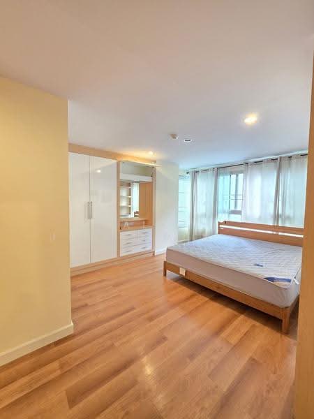 The Clover Thonglor Residence, Bangkok, Soi Sukhumvit 55, Khlong Tan Nua, Watthana, Bangkok, 2 Bedrooms, 88 sqm, Condo For Rent, by Walapa Jidbumrungsakun, 500506874 - DDproperty.com