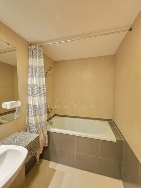 The Clover Thonglor Residence, Bangkok, Soi Sukhumvit 55, Khlong Tan Nua, Watthana, Bangkok, 2 Bedrooms, 88 sqm, Condo For Rent, by Walapa Jidbumrungsakun, 500506874 - DDproperty.com