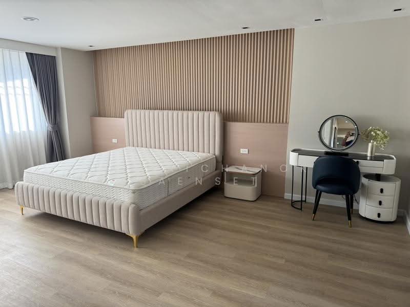 D.S. Tower 1 Sukhumvit 33, Bangkok, Soi Phrom Chit, Khlong Tan Nua, Watthana, Bangkok, 4 Bedrooms, 236 sqm, Condo For Rent, by Hathaichanok Saenset, 500507015 - DDproperty.com