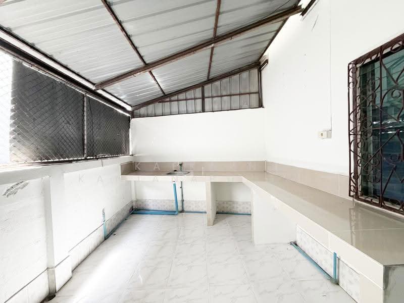 ให้เช่าอาคารพาณิชย์ 3 ชั้น ติดถนนสันโค้งหลวง รอบเวียง เชียงราย (รหัส OR1), เชียงราย, รอบเวียง, เมืองเชียงราย, เชียงราย, 120 ตร.ม., ตึกแถว-อาคารพาณิชย์ ให้เช่า, โดย Kaekwun Kanjanapungka, 500507116 - DDproperty.com