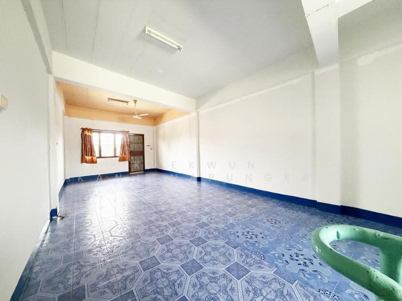 3-Storey Commercial Building for Rent on San Khong Luang Road, Chiang Rai (Code: OR1), Chiang Rai, Rob Wieng, Muang Chiang Rai, Chiang Rai, , 120 sqm, Shophouse For Rent, by Kaekwun Kanjanapungka, 500507116 - DDproperty.com