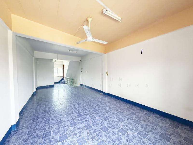 3-Storey Commercial Building for Rent on San Khong Luang Road, Chiang Rai (Code: OR1), Chiang Rai, Rob Wieng, Muang Chiang Rai, Chiang Rai, , 120 sqm, Shophouse For Rent, by Kaekwun Kanjanapungka, 500507116 - DDproperty.com