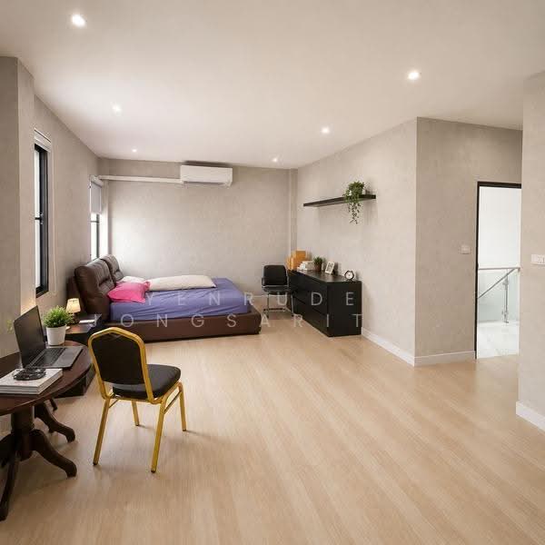 ขายด่วน Home Office ใกล้รถไฟฟ้าย่านรามอินทรา 6 นอน 4 น้ำ, Bangkok, รามอินทรา 5 แยก18, Tha Rang, Bang Khen, Bangkok, 6 Bedrooms, 224 sqm, Single Detached House For Sale, by Yenrudee Jongsaritwang, 500507135 - DDproperty.com