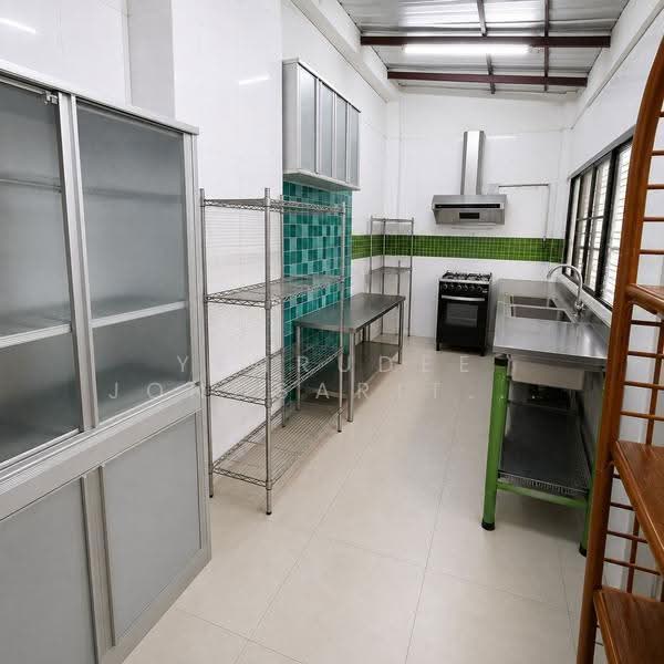 ขายด่วน Home Office ใกล้รถไฟฟ้าย่านรามอินทรา 6 นอน 4 น้ำ, กรุงเทพ, รามอินทรา 5 แยก18, ท่าแร้ง, บางเขน, กรุงเทพ, 224 ตร.ม., บ้านเดี่ยว ขาย, โดย Yenrudee Jongsaritwang, 500507135 - DDproperty.com
