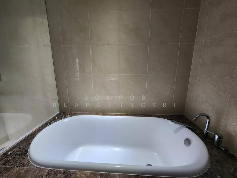 The Lakes, Bangkok, 123 Ratchadaphisek Road, Khlong Toei, Bangkok, 1 Bedroom, 70 sqm, Condo For Rent, by Sompob Buaparungsri, 500507174 - DDproperty.com