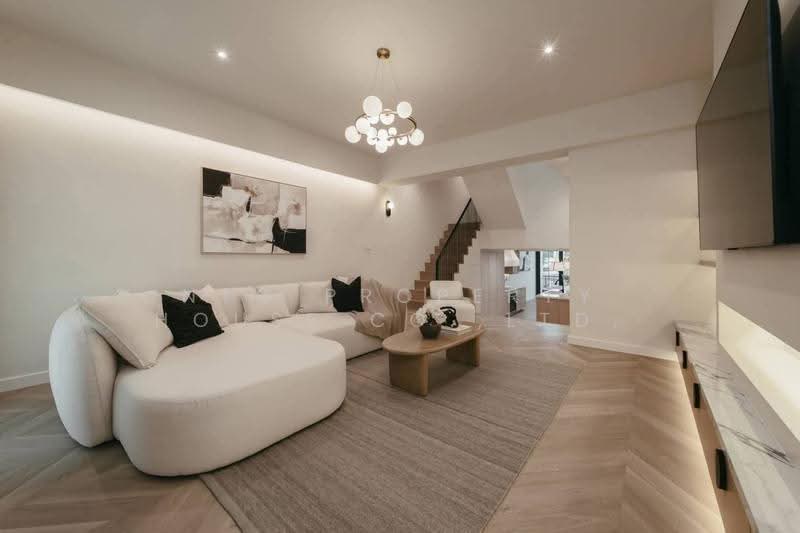 ทาว์นโฮม เอกมัย ทองหล่อ ใกล้Btsพระโขนง5นาที, Bangkok, เอกมัย, Phra Kanong Nua, Watthana, Bangkok, 5 Bedrooms, 350 sqm, Townhouse For Rent, by NTG Property House Co.,Ltd., 500507188 - DDproperty.com