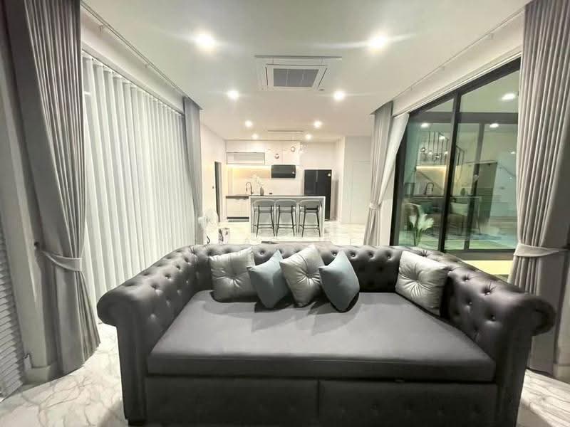 Luxury Modern Pool Villa in Ban Waen, Hang Dong, Chiang Mai, Ban Waen, Hang Dong, Chiang Mai, 4 Bedrooms, 300 sqm, Villa For Rent, by ISAAC WEE, 500507238 - DDproperty.com