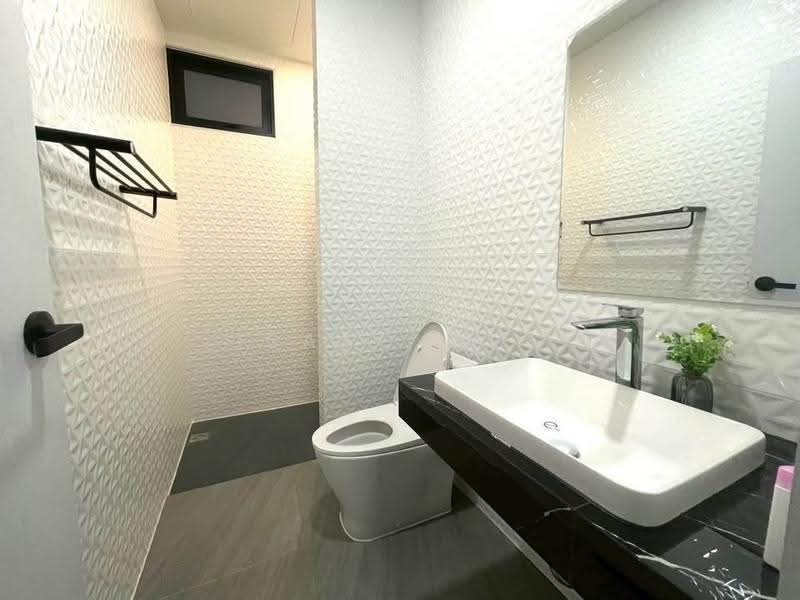 Luxury Modern Pool Villa in Ban Waen, Hang Dong, Chiang Mai, Ban Waen, Hang Dong, Chiang Mai, 4 Bedrooms, 300 sqm, Villa For Rent, by ISAAC WEE, 500507238 - DDproperty.com