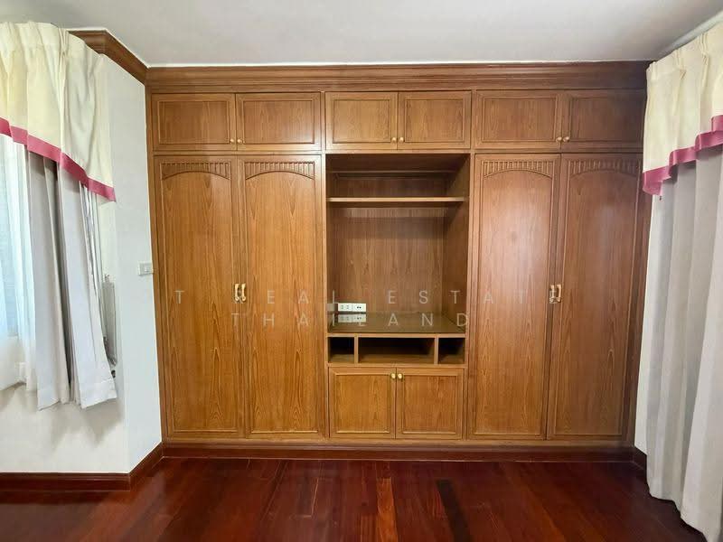 Baan Suanpetch, Bangkok, 18 Soi Sukhumvit 39, Khlong Tan Nua, Watthana, Bangkok, 2 Bedrooms, 135 sqm, Condo For Rent, by GT Real Estate Thailand, 500507249 - DDproperty.com