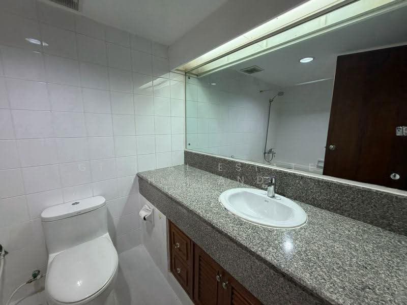 Baan Suanpetch, Bangkok, 18 Soi Sukhumvit 39, Khlong Tan Nua, Watthana, Bangkok, 2 Bedrooms, 135 sqm, Condo For Rent, by GT Real Estate Thailand, 500507249 - DDproperty.com