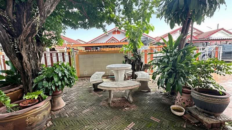ขายด่วน บ้านเดี่ยวชั้นเดียว หมู่บ้านพฤษชาติ วิลล่า 2 ศรีราชา 51 ตร.ว. 3 ห้องนอน ราคา 2.2 ล้านบาท, Chon Buri (Pattaya), , Surasak, Si Racha, Chon Buri (Pattaya), 3 Bedrooms, 121 sqm, Single Detached House For Sale, by Pronthip Wattanasatiengul, 500507435 - DDproperty.com