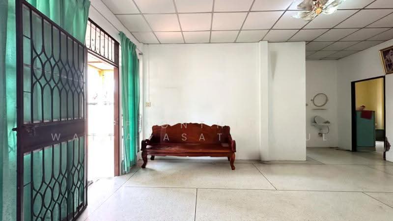 ขายด่วน บ้านเดี่ยวชั้นเดียว หมู่บ้านพฤษชาติ วิลล่า 2 ศรีราชา 51 ตร.ว. 3 ห้องนอน ราคา 2.2 ล้านบาท, ชลบุรี, , สุรศักดิ์, ศรีราชา, ชลบุรี, 121 ตร.ม., บ้านเดี่ยว ขาย, โดย Pronthip Wattanasatiengul, 500507435 - DDproperty.com
