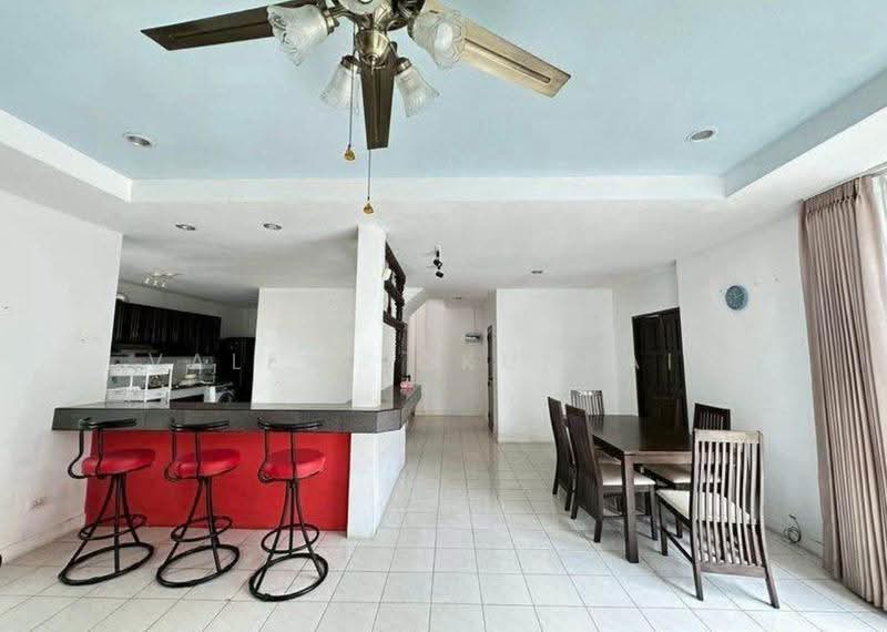 4-BR Villa, Chon Buri (Pattaya), Nong Pru, Bang Lamung (Pattaya), Chon Buri (Pattaya), 4 Bedrooms, 350 sqm, Villa For Sale, by Valen Lokunpai , 500507513 - DDproperty.com