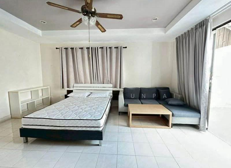 4-BR Villa, Chon Buri (Pattaya), Nong Pru, Bang Lamung (Pattaya), Chon Buri (Pattaya), 4 Bedrooms, 350 sqm, Villa For Sale, by Valen Lokunpai , 500507513 - DDproperty.com
