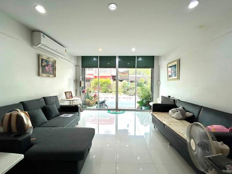 หมู่บ้านเศรษฐกิจ บางแค, Bangkok, เพชรเกษม, Bang Kae Nua, Bang Khae, Bangkok, 3 Bedrooms, 170 sqm, Townhouse For Sale, by Adool Manusdee, 500507515 - DDproperty.com