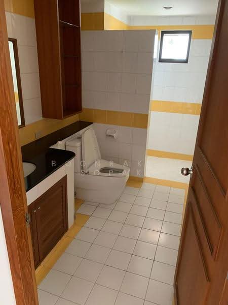 Baan Piyabutr, Bangkok, 12 Soi Sukhumvit 26, Khong Tan, Khlong Toei, Bangkok, 3 Bedrooms, 240 sqm, Condo For Rent, by Boonraksa Sopak, 500507566 - DDproperty.com