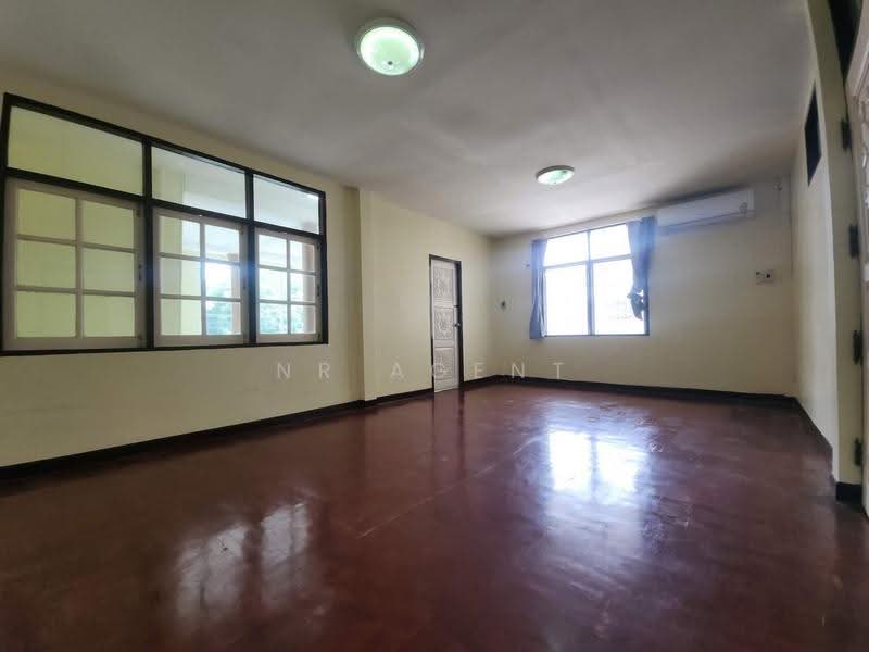 2-story Townhouse Ladprao 41, Yeak 18, Bangkok, Chan Kasem, Chatuchak, Bangkok, 5 Bedrooms, 450 sqm, Townhouse For Rent, by NR agent, 500507623 - DDproperty.com