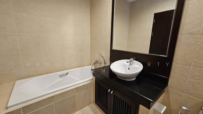 Grand Mercure Bangkok Asoke Residence, Bangkok, 50 5 Soi Sukhumvit 19, Khlong Tan Nua, Watthana, Bangkok, 3 Bedrooms, 220 sqm, Condo For Rent, by BANGKOK PROPERTY AGENTS, 500507630 - DDproperty.com