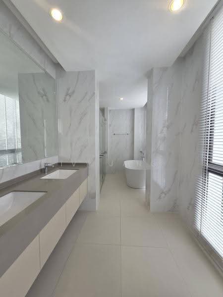 Aerie Srinakarin-Krungthepkreetha, Bangkok, Srinakarin - Romklao Road, Khlong Song Ton Nun, Lat Krabang, Bangkok, 5 Bedrooms, 390 sqm, Single Detached House For Rent, by Ivy Jang, 500507665 - DDproperty.com