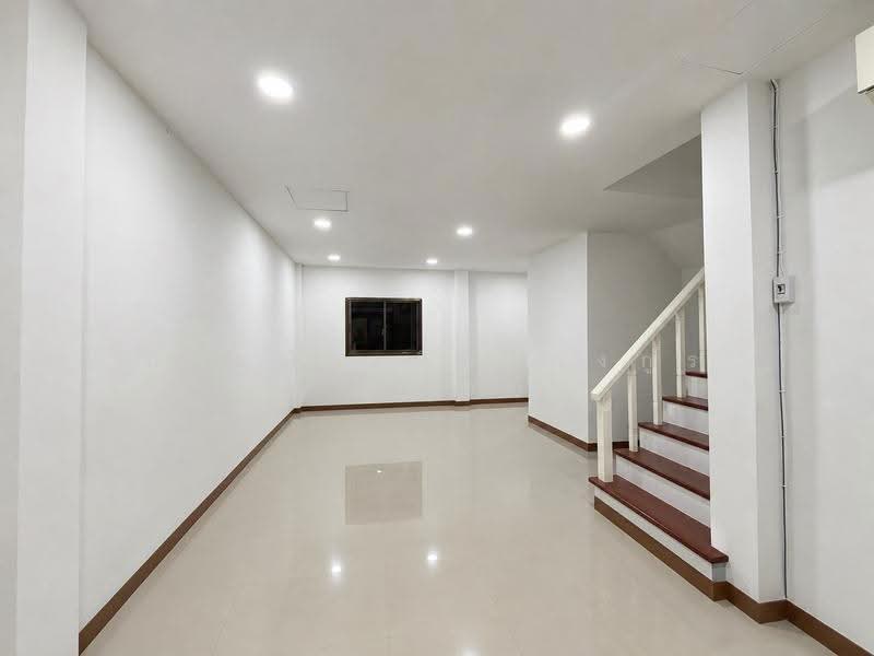 Baan Mantakarn Rangsit-Lumlukka Klong 4, Pathum Thani, Sawai Pracharat Road, Lat Sawai, Lam Luk Ka, Pathum Thani, 3 Bedrooms, 89 sqm, Townhouse For Sale, by ภัทรนัน อิศรางกูร ณ อยุธยา, 500507689 - DDproperty.com