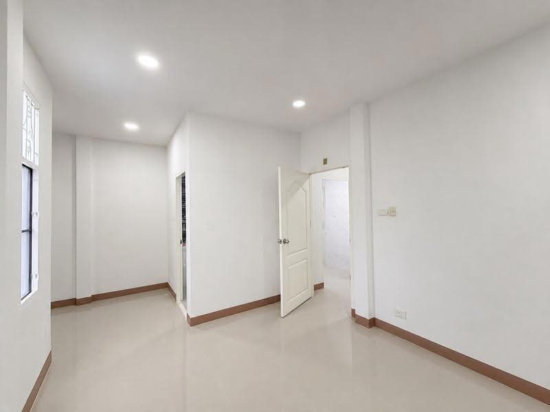 Baan Mantakarn Rangsit-Lumlukka Klong 4, Pathum Thani, Sawai Pracharat Road, Lat Sawai, Lam Luk Ka, Pathum Thani, 3 Bedrooms, 89 sqm, Townhouse For Sale, by ภัทรนัน อิศรางกูร ณ อยุธยา, 500507689 - DDproperty.com
