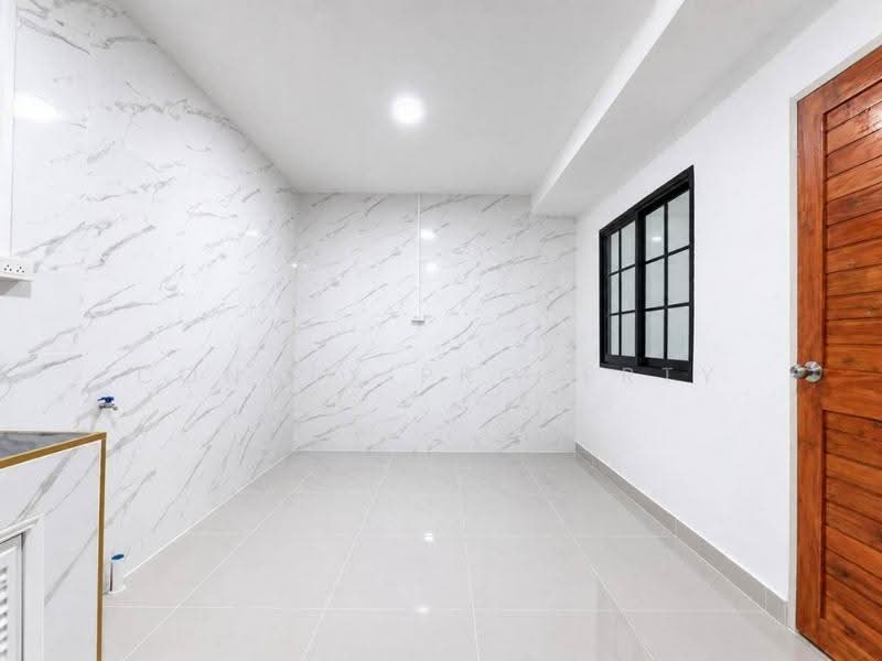Moobaan Baan Saeng Tawan Rangsit-Nakhon Nayok Khlong 11 Road, Pathum Thani, Rangsit-Nakhon Nayok Road, Bung Nam Rak, Thanyaburi, Pathum Thani, 4 Bedrooms, 21 sqm, Townhouse For Sale, by Connex Property, 500507755 - DDproperty.com