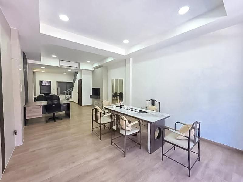 Stylish 3 Storey Townhouse for Sale Thappraya 3 Bedrooms, Chon Buri (Pattaya), Bang Lamung, Bang Lamung (Pattaya), Chon Buri (Pattaya), 3 Bedrooms, 200 sqm, Townhouse For Sale, by PLC real estate, 500507766 - DDproperty.com