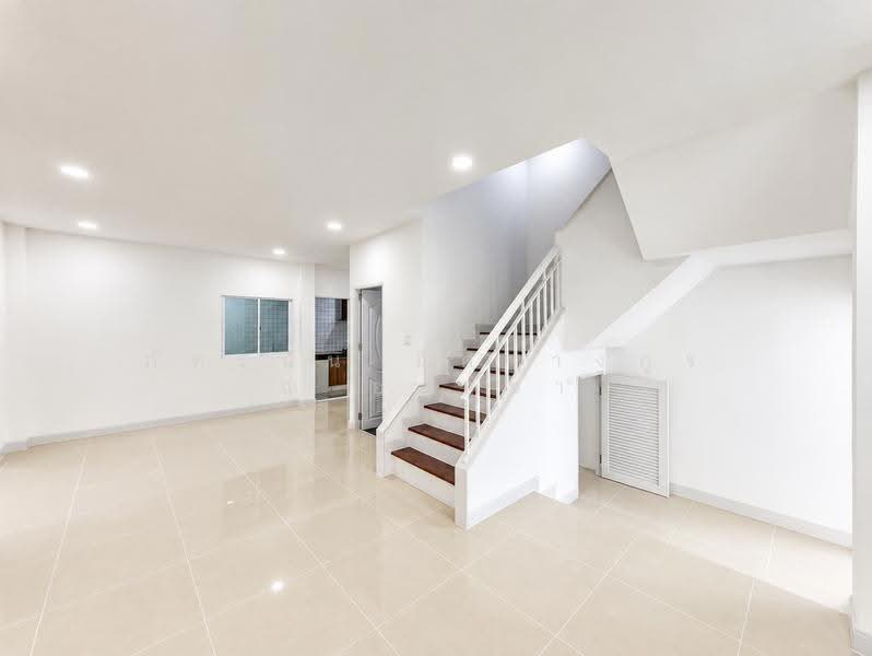 Baan Buntharik Lamlukka Klong 4), Pathum Thani, Lat Sawai, Lam Luk Ka, Pathum Thani, 3 Bedrooms, 154 sqm, Semi-Detached House (Twin House) For Sale, by ภัทรนัน อิศรางกูร ณ อยุธยา, 500507775 - DDproperty.com