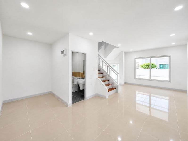 Baan Buntharik Lamlukka Klong 4), Pathum Thani, Lat Sawai, Lam Luk Ka, Pathum Thani, 3 Bedrooms, 154 sqm, Semi-Detached House (Twin House) For Sale, by ภัทรนัน อิศรางกูร ณ อยุธยา, 500507775 - DDproperty.com
