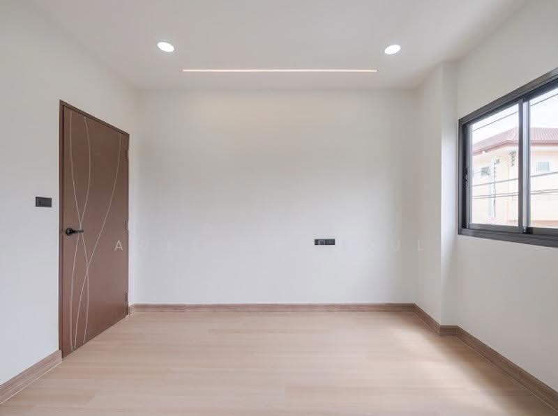 undefined, Bangkok, Chan Kasem, Chatuchak, Bangkok, 3 Bedrooms, 200 sqm, Townhouse For Sale, by Pemika Aukkaraleekul, 500507830 - DDproperty.com