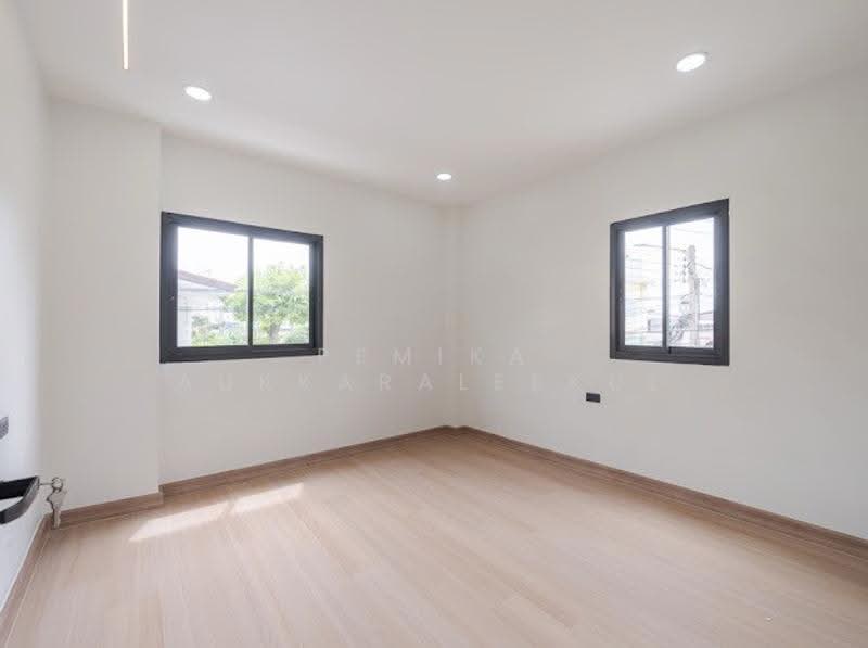 undefined, Bangkok, Chan Kasem, Chatuchak, Bangkok, 3 Bedrooms, 200 sqm, Townhouse For Sale, by Pemika Aukkaraleekul, 500507830 - DDproperty.com
