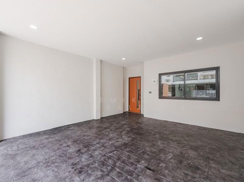 undefined, Bangkok, Chan Kasem, Chatuchak, Bangkok, 3 Bedrooms, 200 sqm, Townhouse For Sale, by Pemika Aukkaraleekul, 500507830 - DDproperty.com