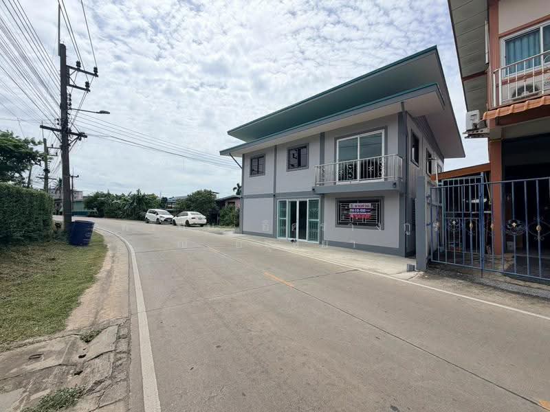 ทาวน์เฮ้าส์ รีโนเวทใหม่พร้อมเข้าอยู่ ซอยวัดสะแก ตำบลสามโคก อำเภอสามโคก จังหวัดปทุมธานี, Pathum Thani, Sam Khok, Pathum Thani, 2 Bedrooms, 100 sqm, Townhouse For Sale, by ภัทรนัน อิศรางกูร ณ อยุธยา, 500507852 - DDproperty.com