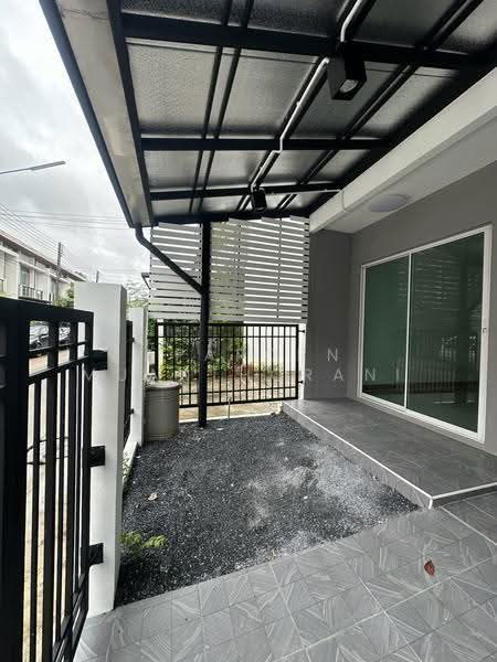 ขายทาวน์โฮม2ชั้นหลังมุม หมู่บ้านพฤกษาทาวน์ เน็กซ์ ปิ่นเกล้า–สาย 4 รีโนเวทใหม่ ราคาถูกสุดในโครงการ, นครปฐม, กระทุ่มล้ม, สามพราน, นครปฐม, 100 ตร.ม., ทาวน์เฮ้าส์ ขาย, โดย Apaporn Muanthorani, 500507877 - DDproperty.com