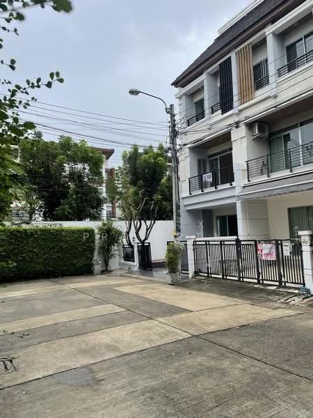 Baan Klang Muang Urbanion Srinakarin, Bangkok, Soi Srinakarin 46, Nong Bon, Prawet, Bangkok, 3 Bedrooms, 21 sqm, Single Detached House For Sale, by Connex Property, 500507886 - DDproperty.com