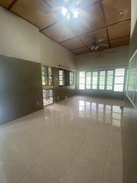 บ้านทรงสวย บรรยากาศดี มีต้นไม้ใหญ่ พิกัดอรัญญิก, Phitsanulok, Aranyik, Muang Phitsanulok, Phitsanulok, 2 Bedrooms, 208 sqm, Single Detached House For Sale, by ERA Thailand, 500507891 - DDproperty.com