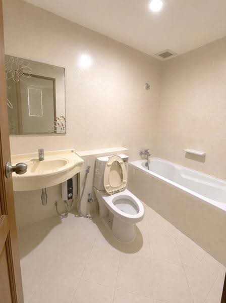 Baan Klang Krung Resort (Ratchada 7) : บ้านกลางกรุงรีสอร์ท รัชดา ซอย7, กรุงเทพ, 7 ซอย รัชดาภิเษก, ดินแดง, กรุงเทพ, 101 ตร.ม., คอนโด ขาย, โดย Trinnaya Dungsirisangthong, 500507991 - DDproperty.com