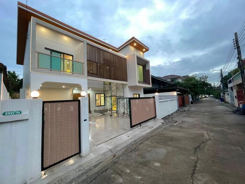 ขายบ้านเดี่ยว ซอยลาดพร้าว 87 คลองเจ้าคุณสิงห์ เขตวังทองหลาง, กรุงเทพ, ลาดพร้าว87, คลองเจ้าคุณสิงห์, วังทองหลาง, กรุงเทพ, 250 ตร.ม., บ้านเดี่ยว ขาย, โดย นภัสศรณ์ วงศ์สินไทยกร (นันท์), 500508045 - DDproperty.com