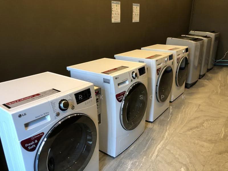 Whizdom Essence, Bangkok, 5 Piyabutr 1 Alley, Bang Chak, Phra Khanong, Bangkok, 1 Bedroom, 34 sqm, Condo For Rent, by Boonraksa Sopak, 500508077 - DDproperty.com