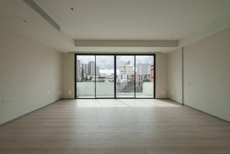 3-BR Townhouse, Bangkok, Huai Khwang, Bangkok, 3 Bedrooms, 380 sqm, Townhouse For Sale, by Pemika Aukkaraleekul, 500508136 - DDproperty.com